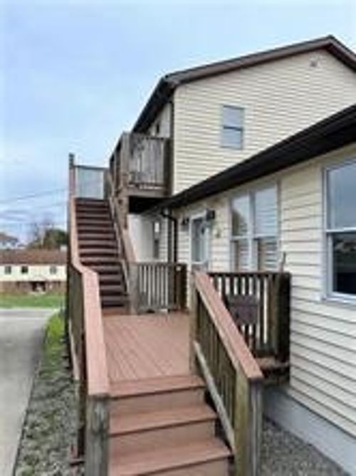 60 B Easy St, Uniontown, PA, 15401-3172 | Card Image