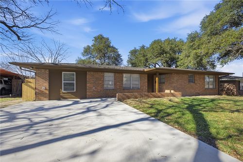 212 Helena St, Bryan, TX, 77801-4421 | Card Image