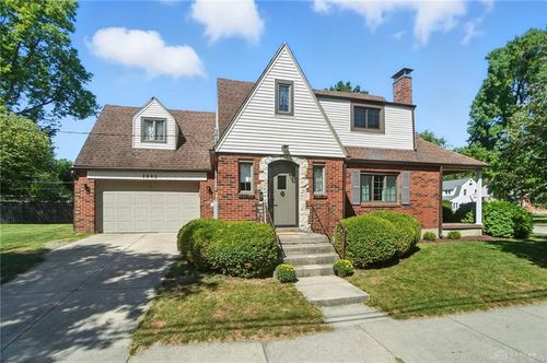 1305 E Schantz Ave, Oakwood, OH, 45419-3109 | Card Image