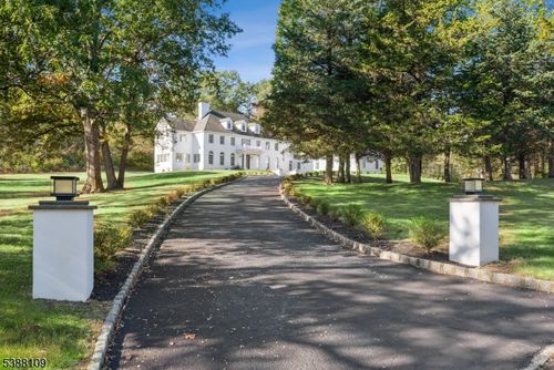 2 Wright Ln, Far Hills, NJ, 07931-2242 | Card Image