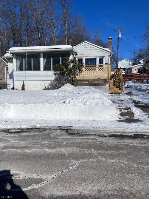 126 Metro Trl, Hopatcong, NJ, 07843-1554 | Card Image