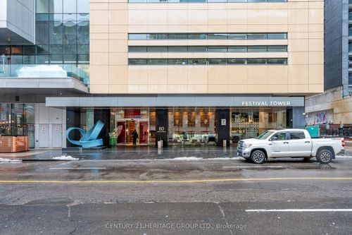 2303-80 John St, Toronto, ON, M5V3X4 | Card Image