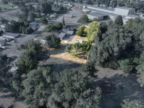 3 W Idaho Ave, Homedale, ID, 83628 | Card Image