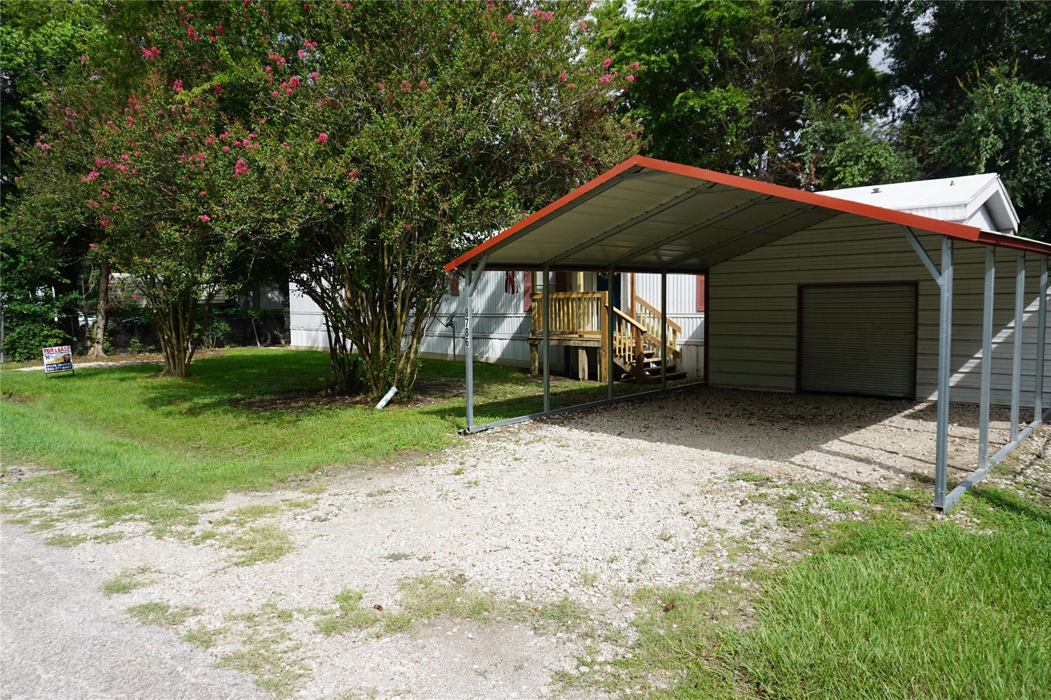 Residential Lease in Willis 2