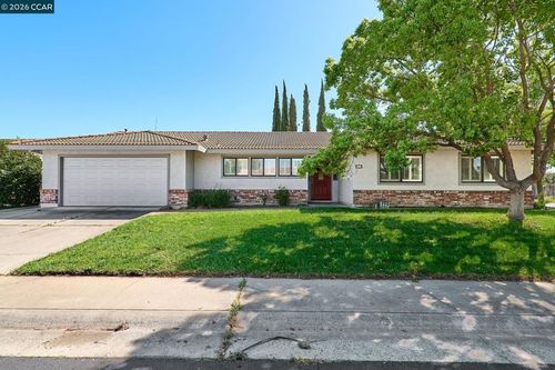 84 Trent Dr, Galt, CA, 95632-2324 | Card Image