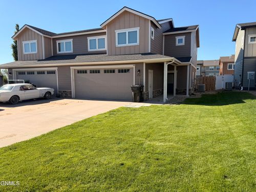 2705 28th St W, Williston, ND, 58801-3559 | Card Image