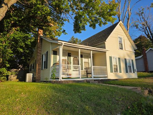 501 S Oak St, Buchanan, MI, 49107-1535 | Card Image