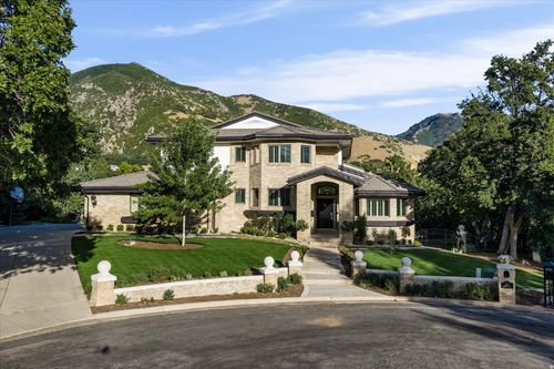 6082 Breeze Cir, South Ogden, UT, 84403-5002 | Card Image