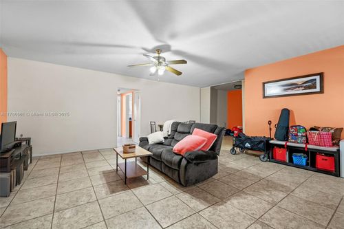 apt-15-11930 Ne 19th Dr, North Miami, FL, 33181-2831 | Card Image