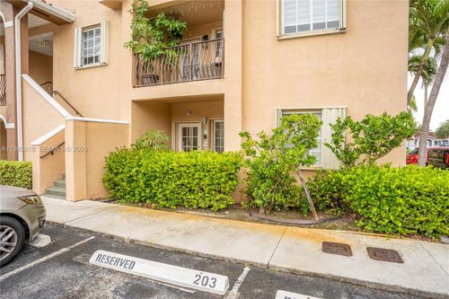 apt-101-17425 Nw 75th Pl, Hialeah, FL, 33015-7134 | Card Image