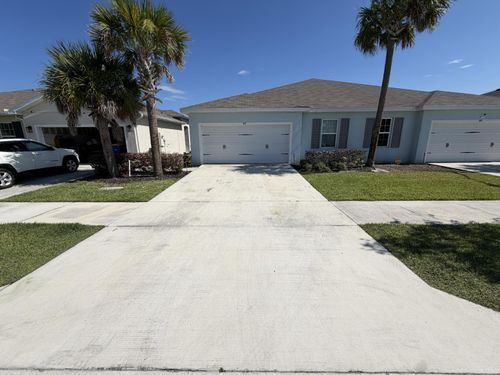 845 Persimmon Pl, Fort Pierce, FL, 34981-5337 | Card Image