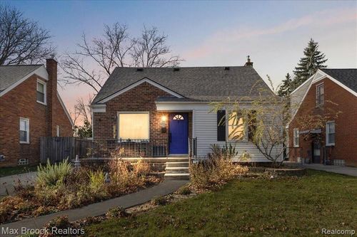 3207 N Altadena Ave, Royal Oak, MI, 48073-3557 | Card Image