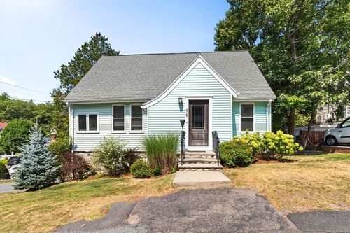 76 Woodland Rd, Malden, MA, 02148-1135 | Card Image