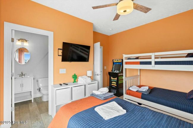 447 E Fourth St, House other with 6 bedrooms, 7 bathrooms and null parking in Ocean Isle Beach NC | Image 37