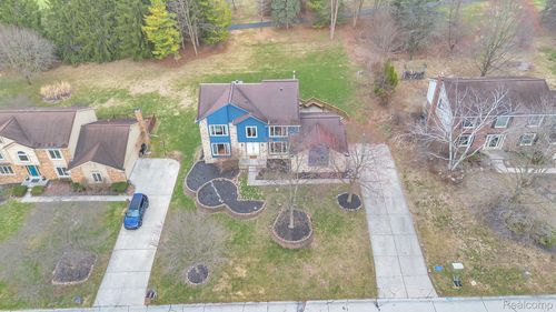 25515 Hunt Club Blvd, Farmington Hills, MI, 48335-1154 | Card Image