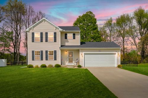 5211 Lake Pines Ct, Vicksburg, MI, 49097-9476 | Card Image