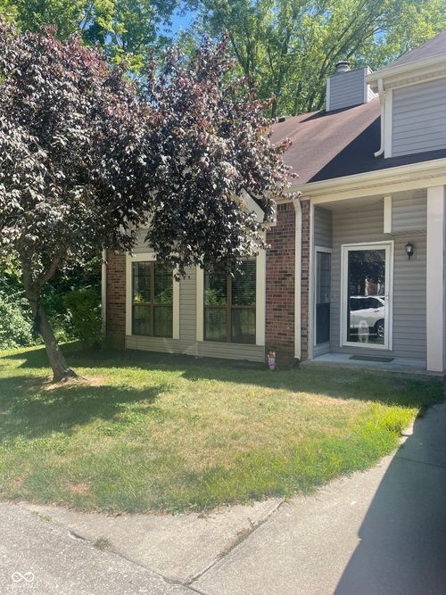 8001 Valley Farms Ln, Indianapolis, IN, 46214-1505 | Card Image