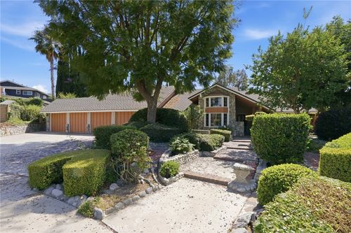 16682 Oakhurst Cir, Yorba Linda, CA, 92886-2052 | Card Image