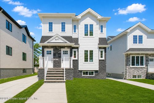 4697 Amboy Rd, Staten Island, NY, 10312-4158 | Card Image