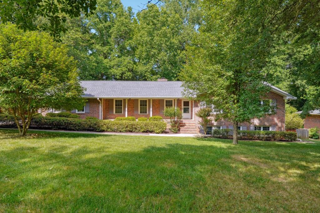 Mill Brook Dr, Dunwoody, GA 30338