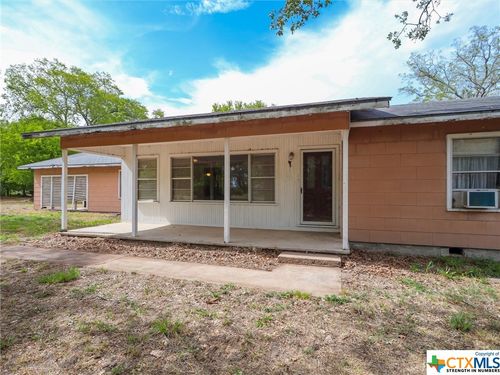 1546 Us Highway 90a W, Hallettsville, TX, 77964-5731 | Card Image