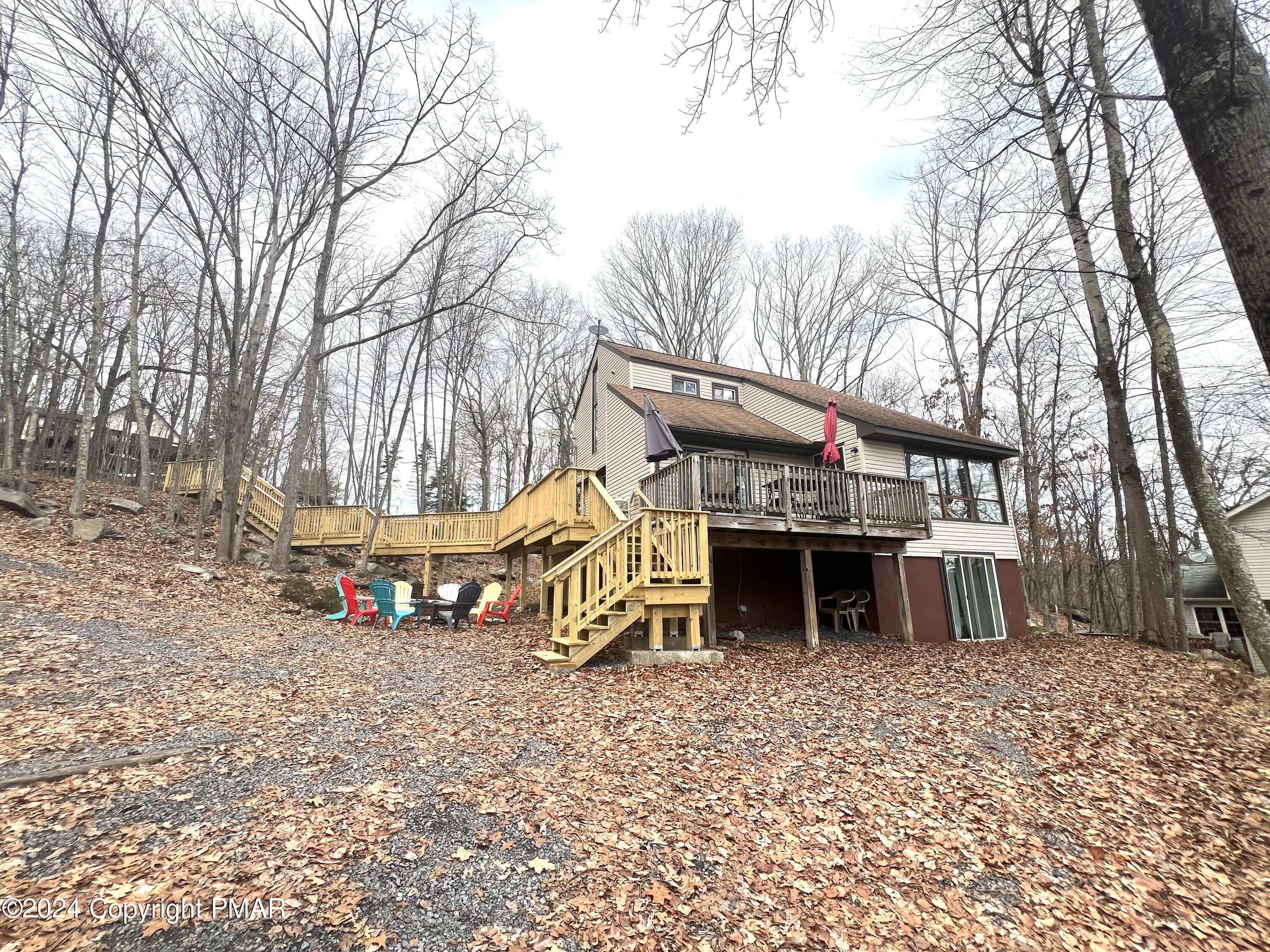 Saunders Dr, Bushkill, PA 18324