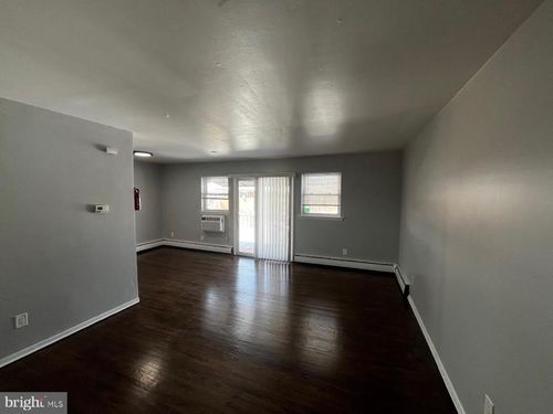 c77-91 Oak St, CLEMENTON, NJ, 08021-2402 | Card Image