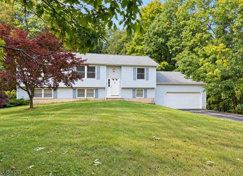 82 Winding Hill Dr, Sussex, NJ, 07461-4712 | Card Image