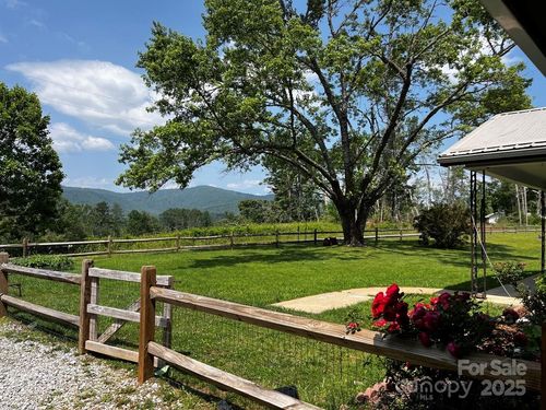1649 Carters Ridge Rd, Spruce Pine, NC, 28777-8522 | Card Image