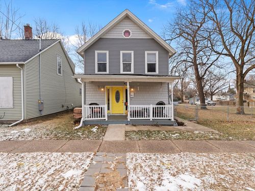 1219 W 8th St, Davenport, IA, 52802-1331 | Card Image