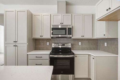 4425 Conifer St, West Richland, WA, 99353-5610 | Card Image