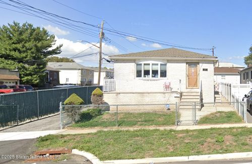 193 Olympia Blvd, Staten Island, NY, 10305-4223 | Card Image