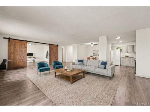 8c-300 S Clinton St, Denver, CO, 80247-1272 | Card Image