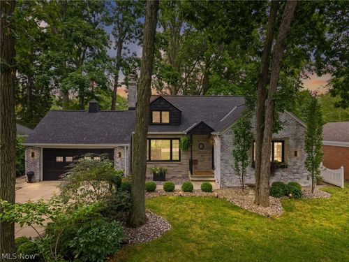 4781 W 211th St, Fairview Park, OH, 44126-2703 | Card Image