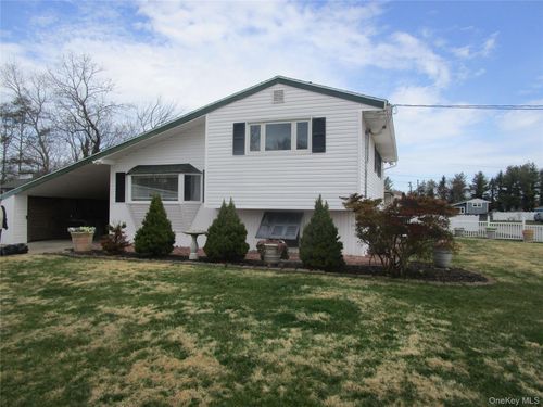 116 Holly Rd, Centereach, NY, 11720-4145 | Card Image