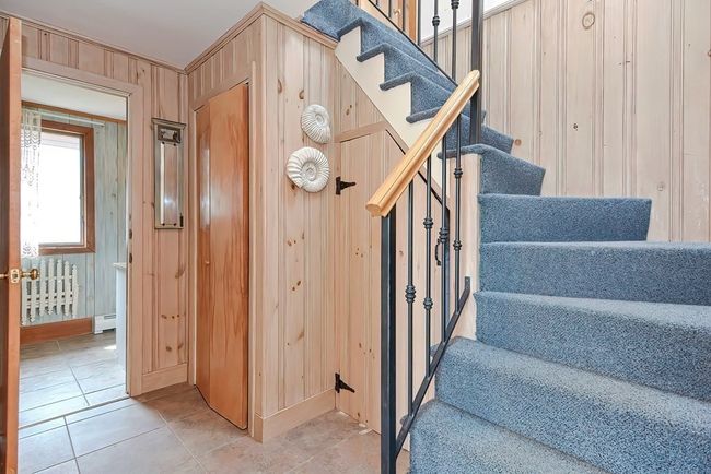 18 Bungalow Rd, House other with 5 bedrooms, 3 bathrooms and 4 parking in Gloucester MA | Image 39