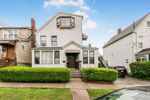 32 Alexander Ave, Yonkers, NY, 10704-4202 | Card Image