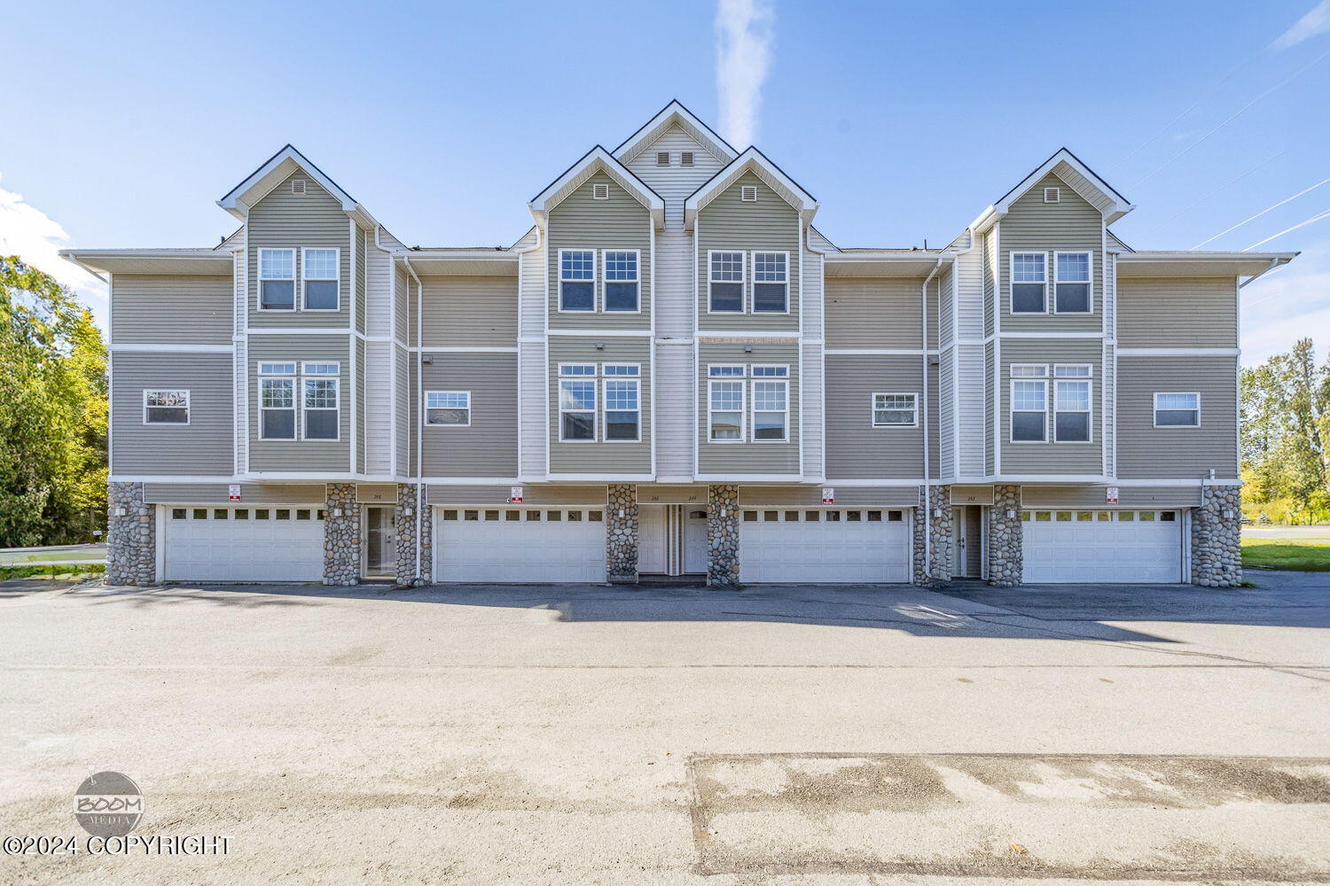 Dowling Rd, Anchorage, AK 99518