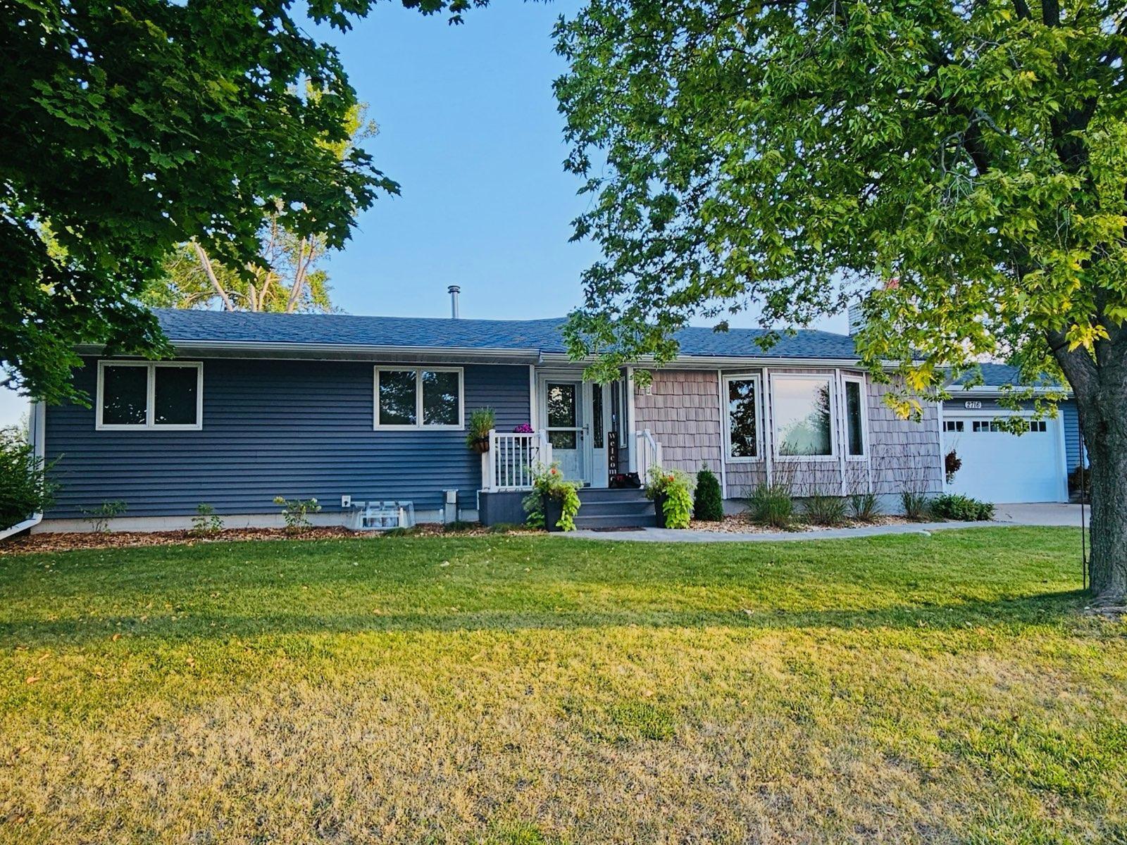 12th Ave, Willmar, MN 56201
