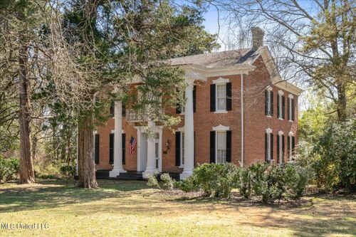 495 Salem Ave, Holly Springs, MS, 38635-2446 | Card Image