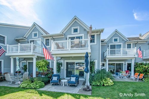 965 W Savidge St, Spring Lake, MI, 49456-1683 | Card Image