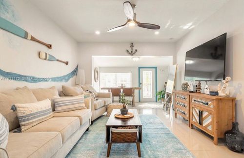 1243 3rd Ave, Fort Lauderdale, FL, 33311-6023 | Card Image