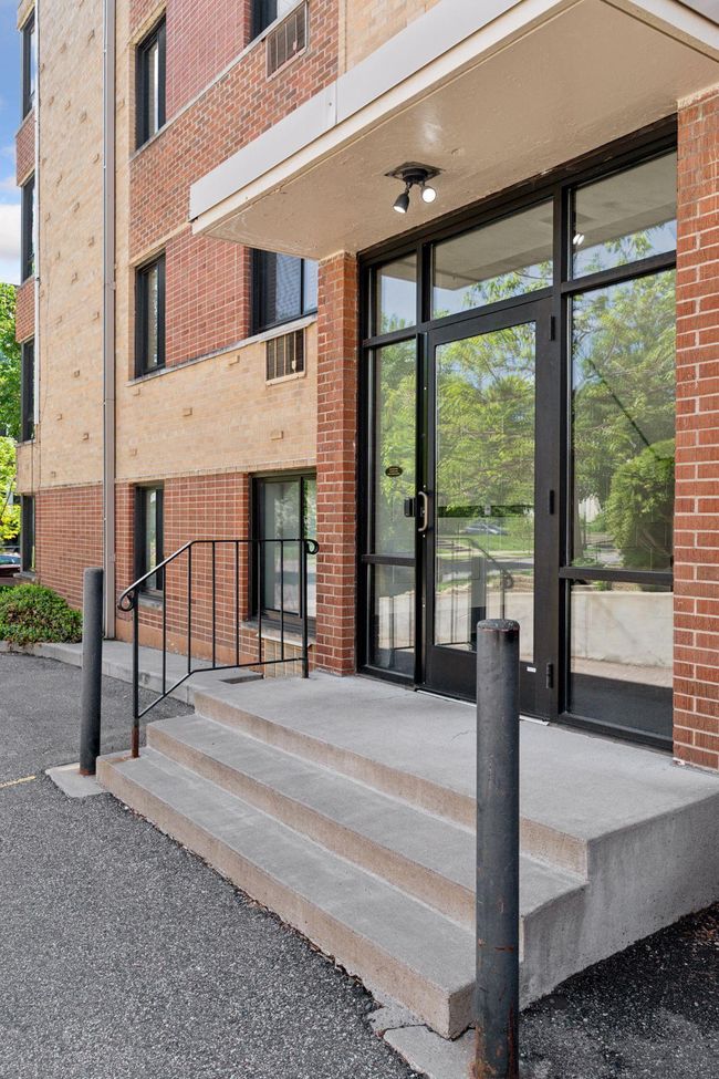 Building Side Entrance | Image 33