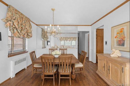 243 129th Ave, Rosedale, NY, 11422-1007 | Card Image