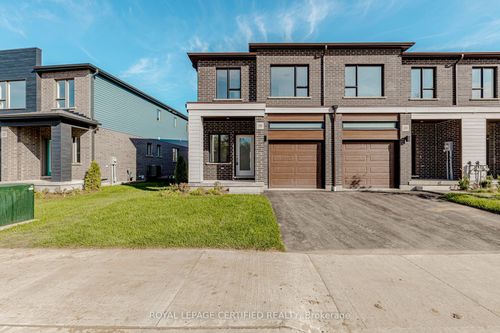 26 Oak St, Cambridge, ON, N1R4K6 | Card Image
