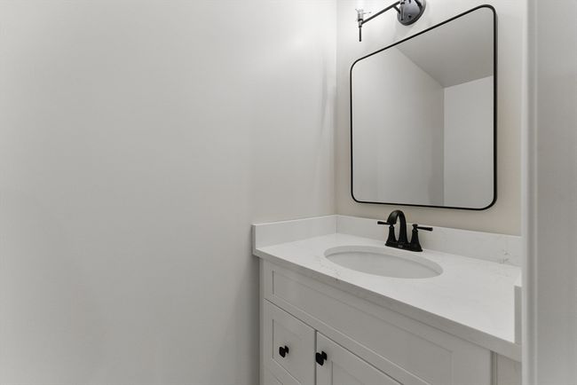 18 - 18 Nicols Way, Condo with 2 bedrooms, 2 bathrooms and 2 parking in Easthampton MA | Image 34