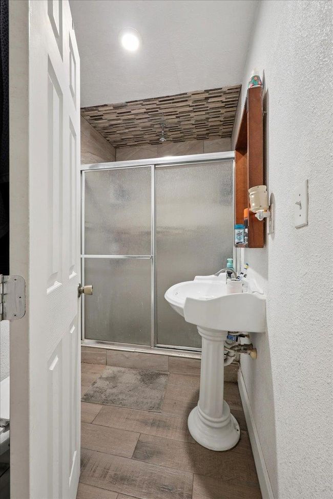 731 Meneley Rd, House other with 4 bedrooms, 2 bathrooms and null parking in Winnie TX | Image 15