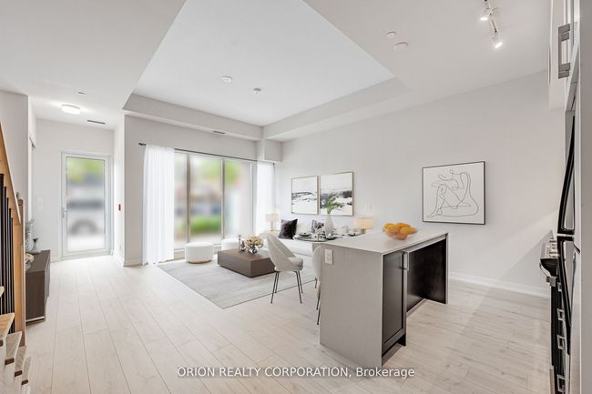 107 - 201 Brock St S, Condo with 3 bedrooms, 3 bathrooms and 1 parking in Whitby ON | Image 5