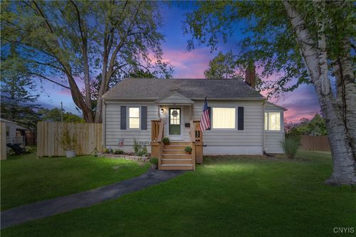 121 Herbert St, North Syracuse, NY, 13212-2303 | Card Image