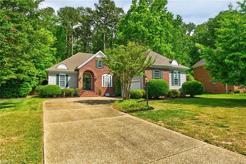 20716 Creekside Dr, Smithfield, VA, 23430-8105 | Card Image